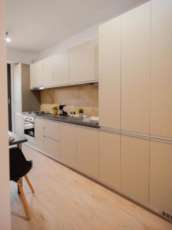 Lux Apartament Бакэу Экстерьер фото