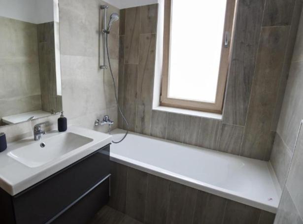 Lux Apartament Бакэу Экстерьер фото
